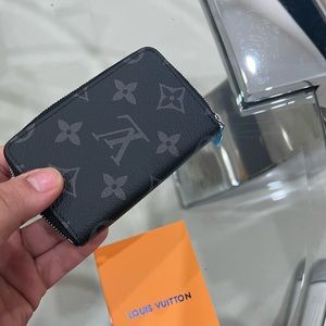 Louis Vuitton zippy coin purse wallet